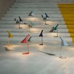 Louis Poulsen AJ Table Lamp, Aubergine 7 Louis Poulsen AJ Table Lamp, Aubergine -Louis Poulsen 25LPAJ iso HV 2