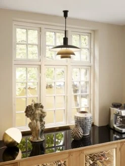 Louis Poulsen PH 5/5 Pendant, Black Metal 10 Louis Poulsen PH 5/5 Pendant, Black Metal -Louis Poulsen PH 5 5 VLStudio 250 Brass Interior SS22 08477