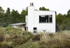 Louis Poulsen AJ Garden Bollard Lamp, Short, 3000K, Base Without Adaptor 12 Louis Poulsen AJ Garden Bollard Lamp, Short, 3000K, Base Without Adaptor -Louis Poulsen SS23 AJ Garden Short 3 10007role 2