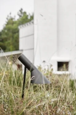 Louis Poulsen AJ Garden Bollard Lamp, Short, 3000K, Base Without Adaptor 13 Louis Poulsen AJ Garden Bollard Lamp, Short, 3000K, Base Without Adaptor -Louis Poulsen SS23 AJ Garden Small from top 10020role 2