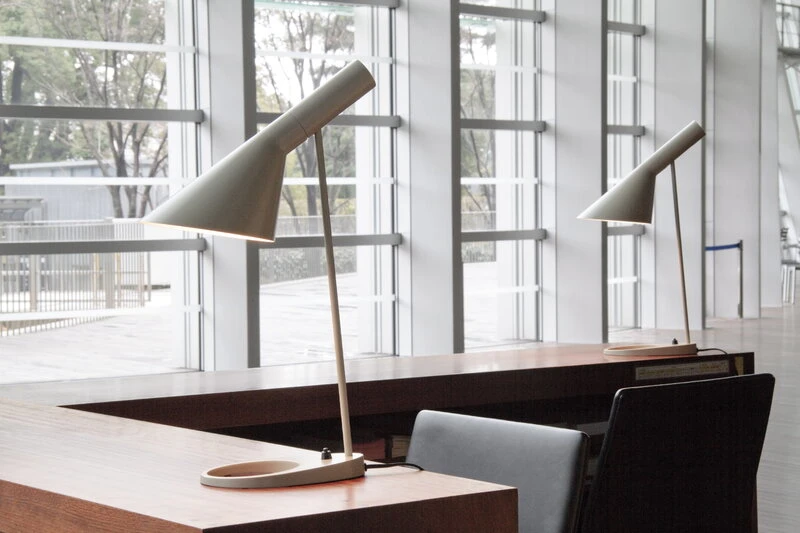 Louis Poulsen AJ Table Lamp V3, Light Grey 6 Louis Poulsen AJ Table Lamp V3, Light Grey - Image 5