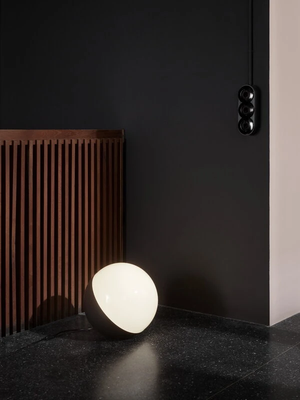 Louis Poulsen VL Studio 320 Table/floor Lamp, Black 4 Louis Poulsen VL Studio 320 Table/floor Lamp, Black - Image 2